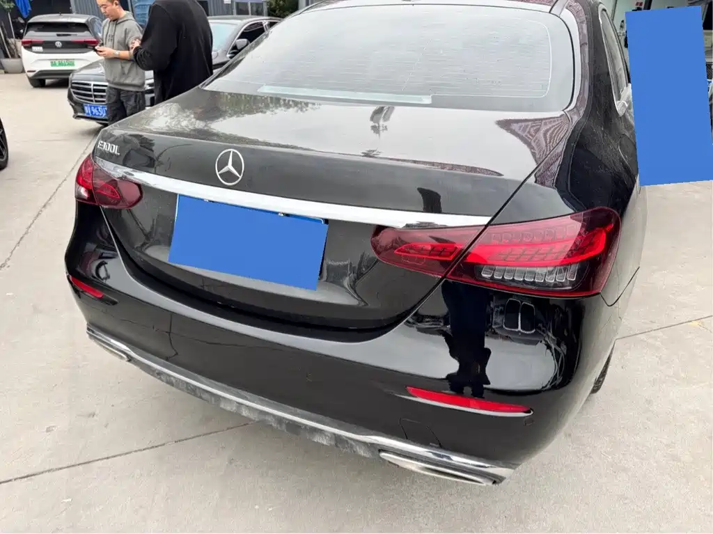 Mercedes-Benz E-Class — миниатюра 5