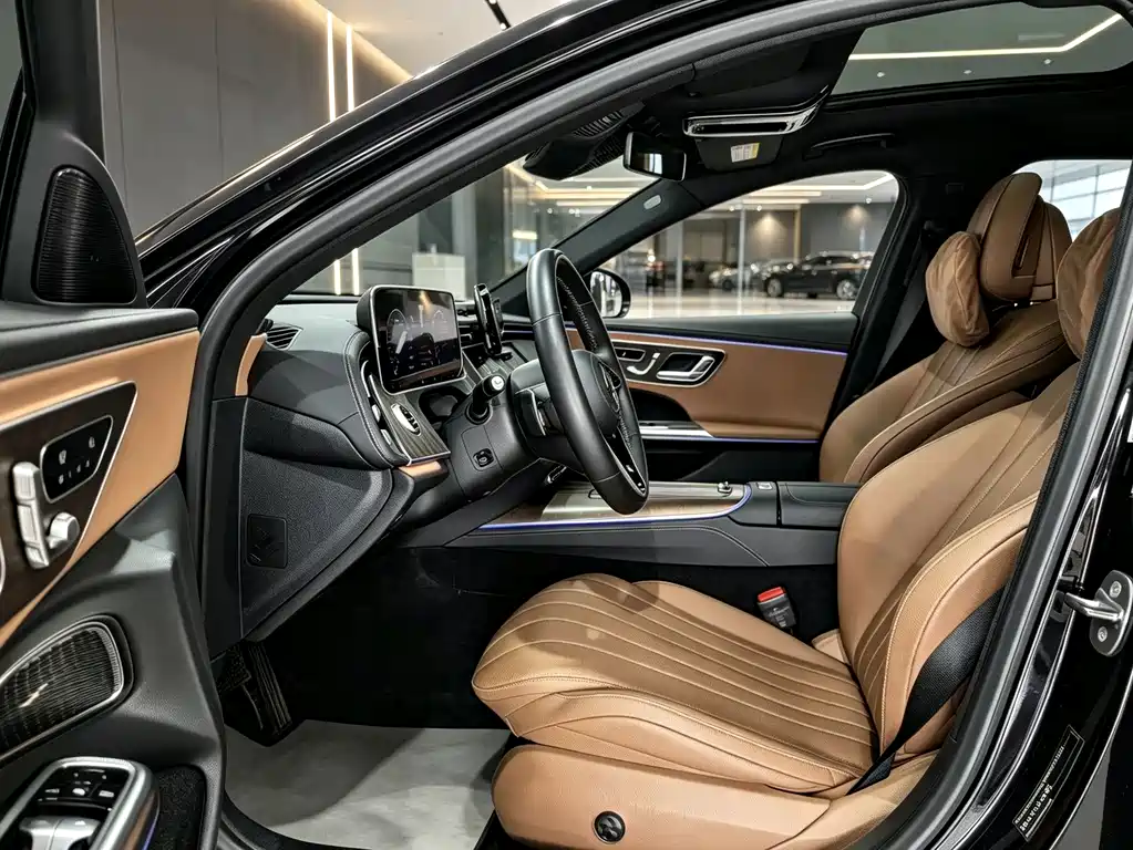 Mercedes-Benz E-Class — миниатюра 4