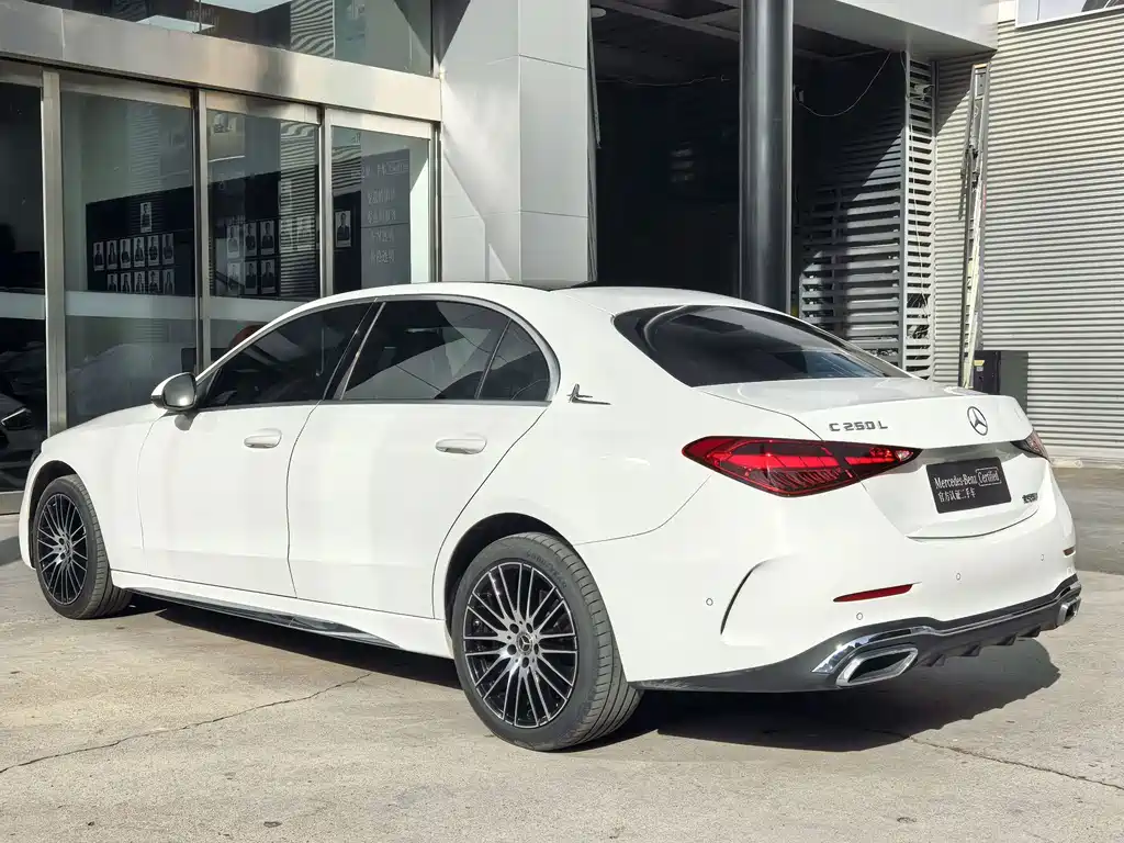 Mercedes-Benz C-Class — миниатюра 7