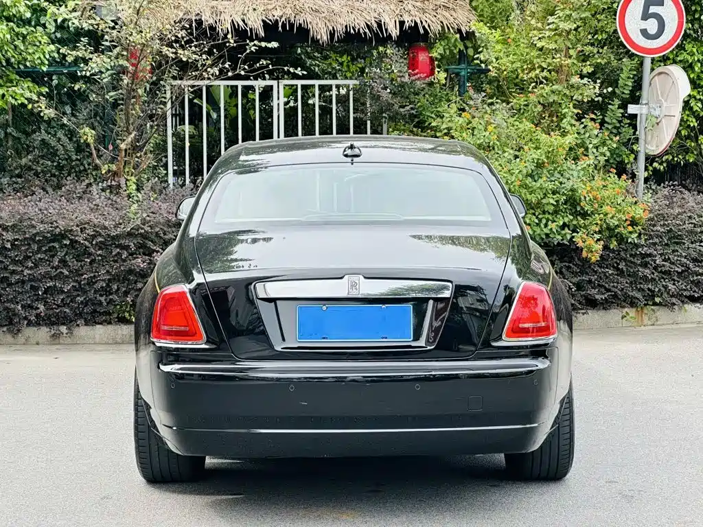 Rolls-Royce Ghost — миниатюра 4