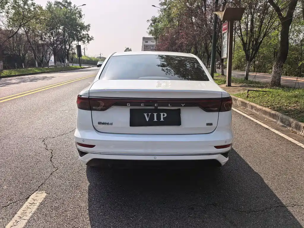 Geely Emgrand — миниатюра 8