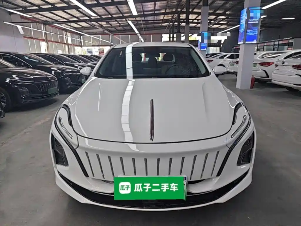 Hongqi Hongqi E-QM5 — миниатюра 3