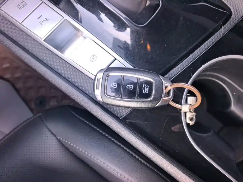 Hyundai Elantra — миниатюра 9