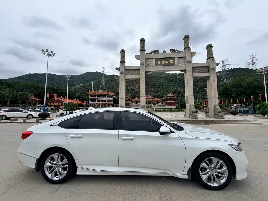 Honda Accord — миниатюра 7