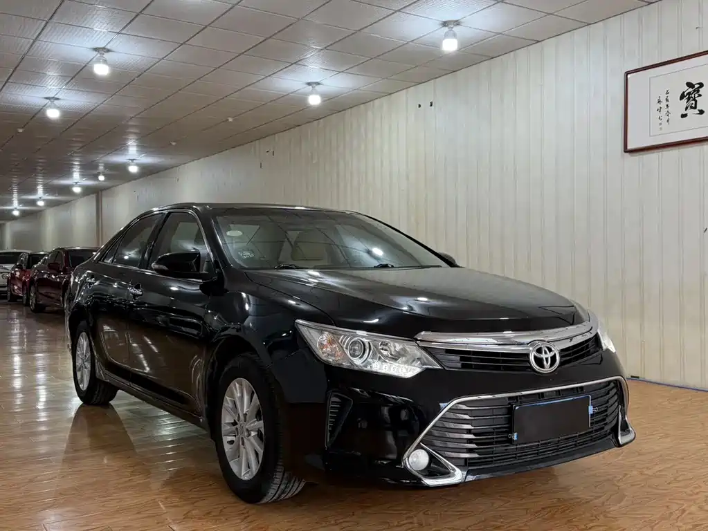 TOYOTA CAMRY