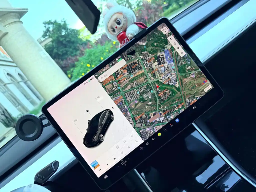 Tesla Model 3 — миниатюра 12