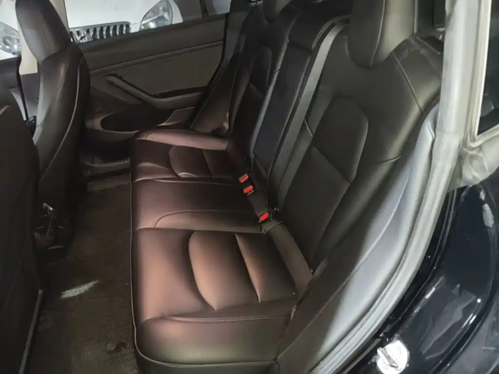 Tesla Model 3 — миниатюра 17