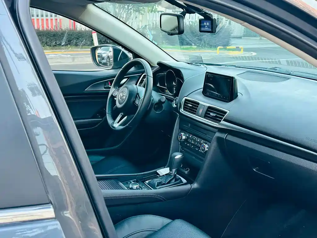 Mazda 3 Axela — миниатюра 9
