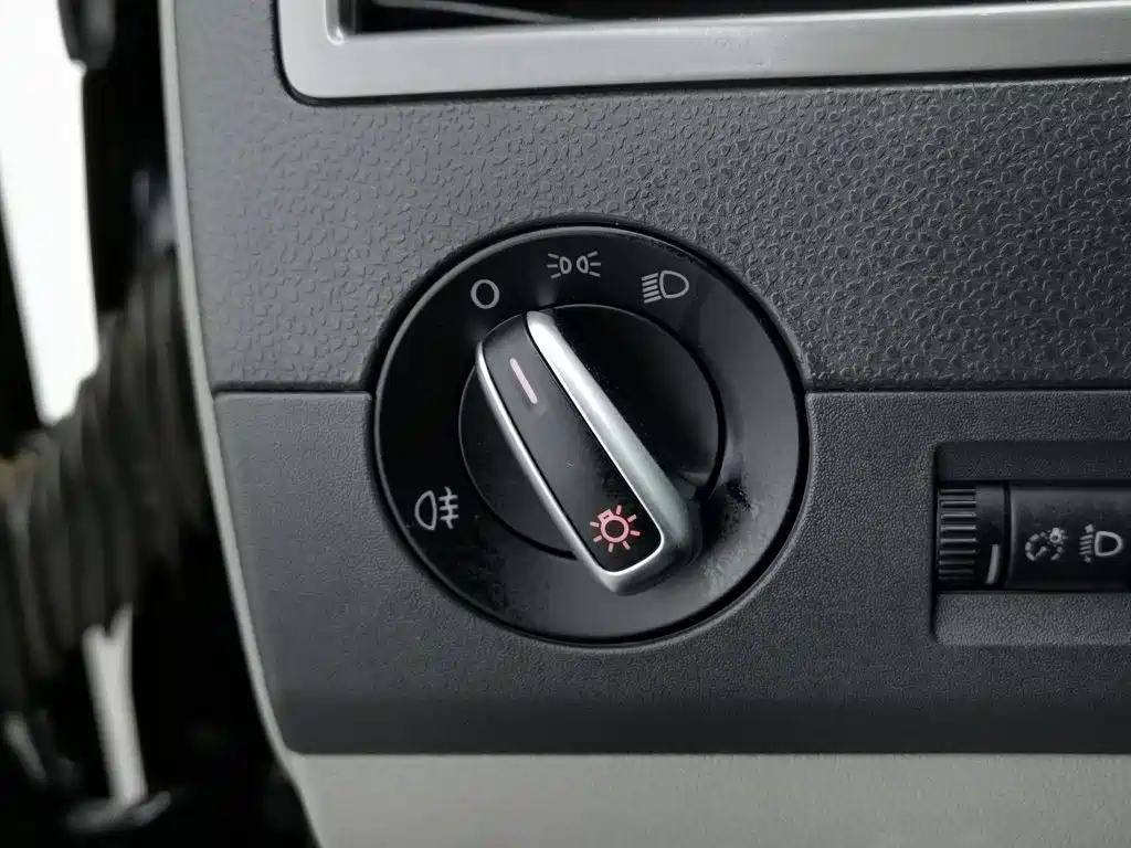 Volkswagen Caravelle — миниатюра 21