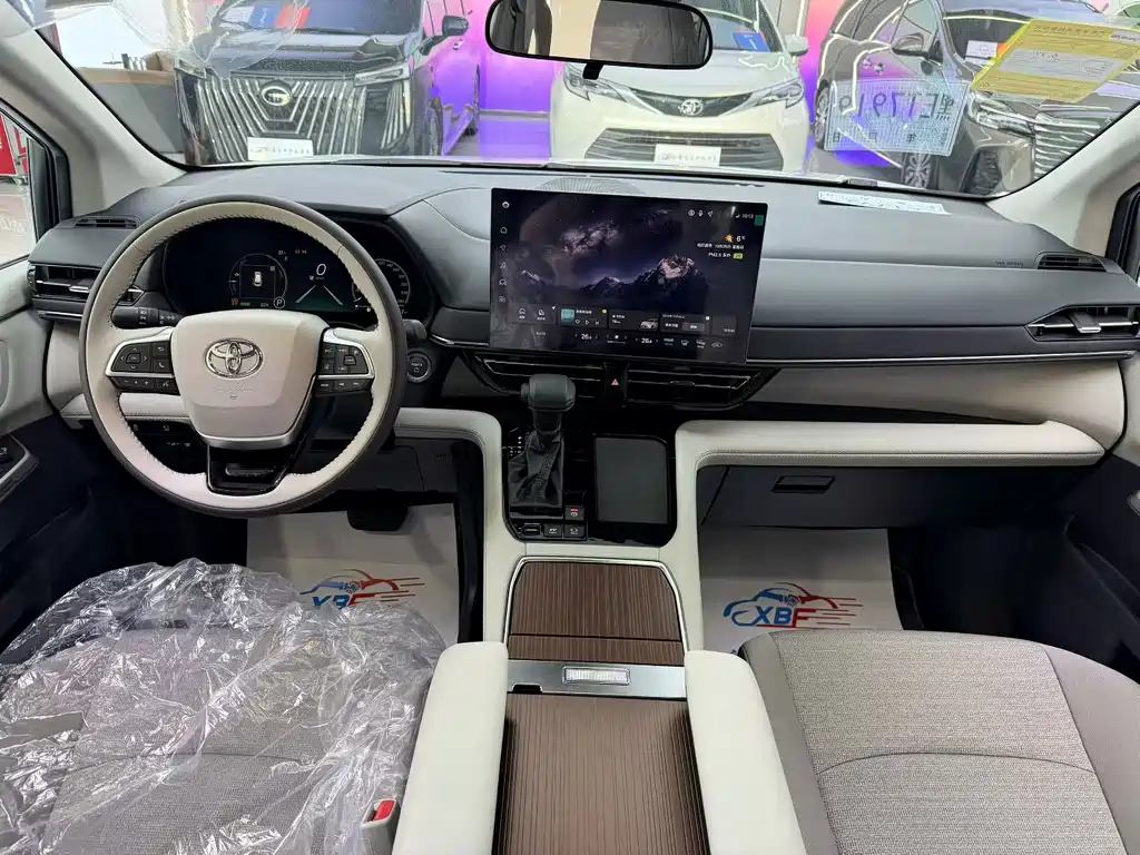 Toyota Sienna — миниатюра 4