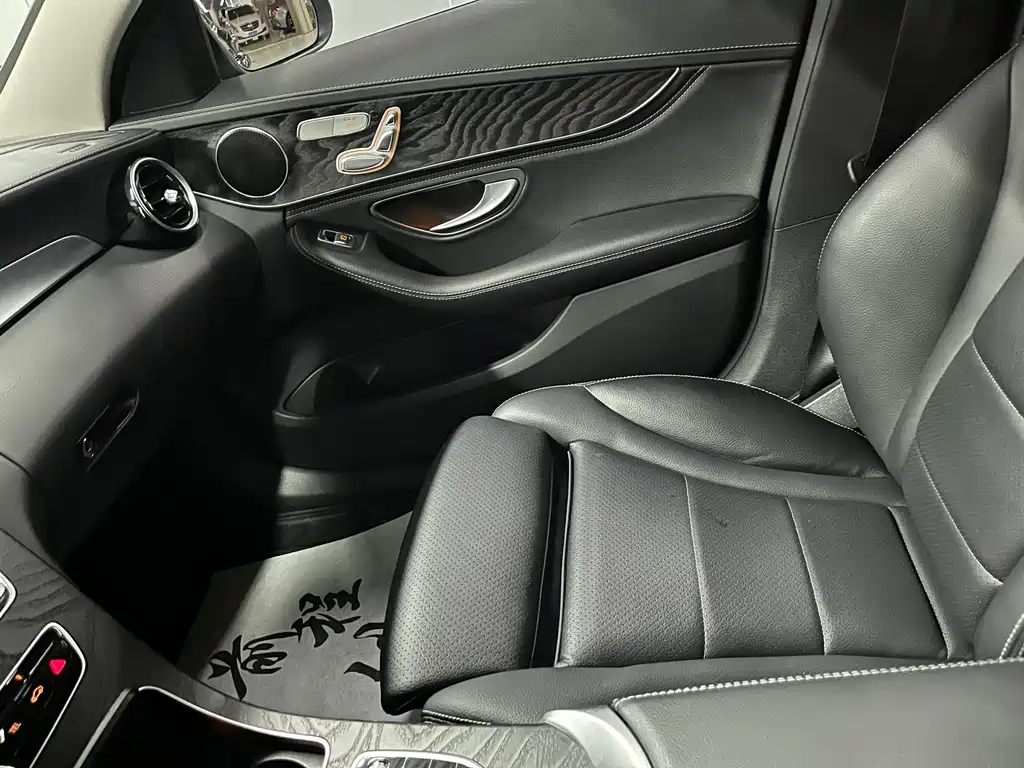 Mercedes-Benz C-Class — миниатюра 8