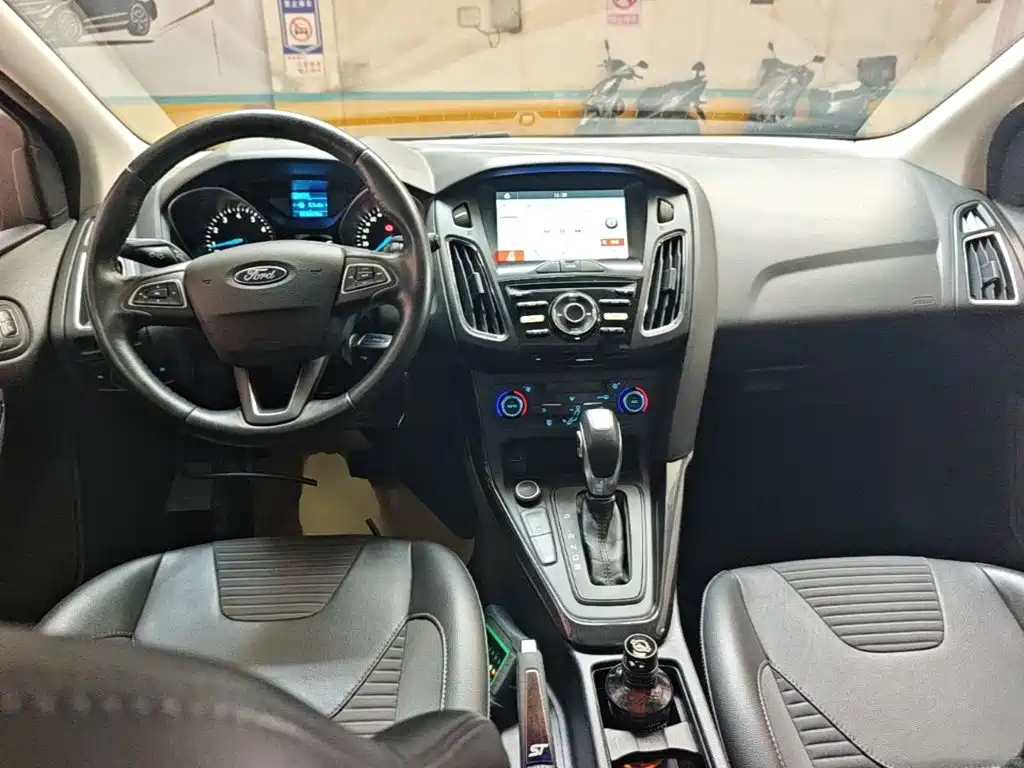 Ford Focus — миниатюра 10