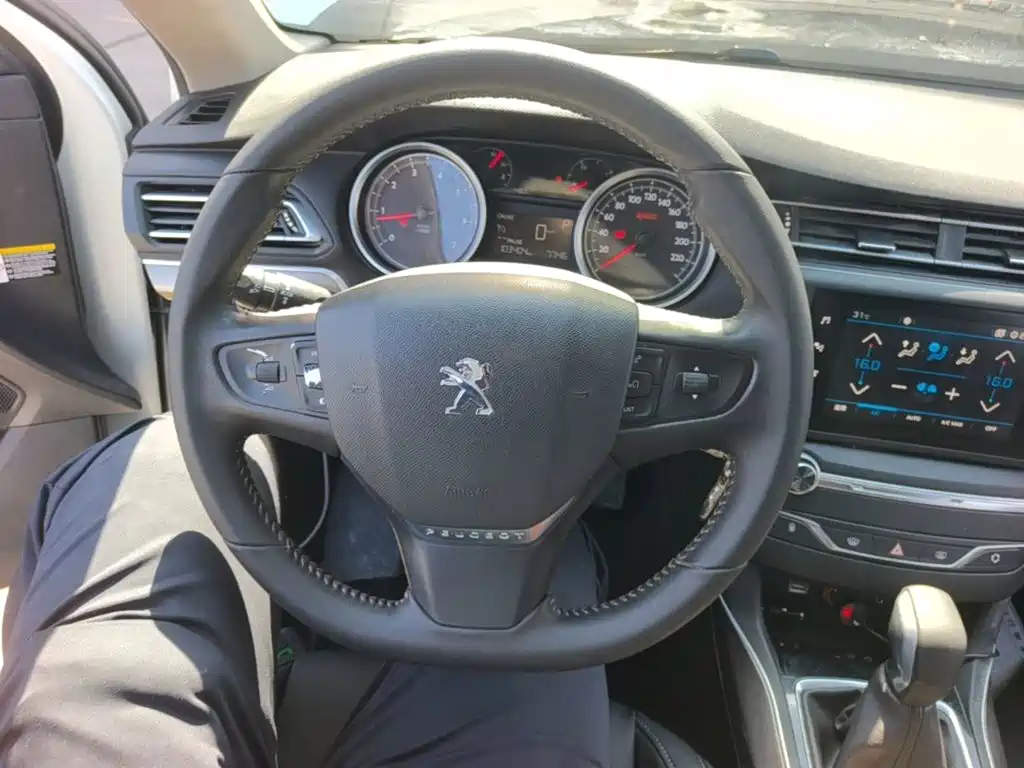 Peugeot 408 — миниатюра 11