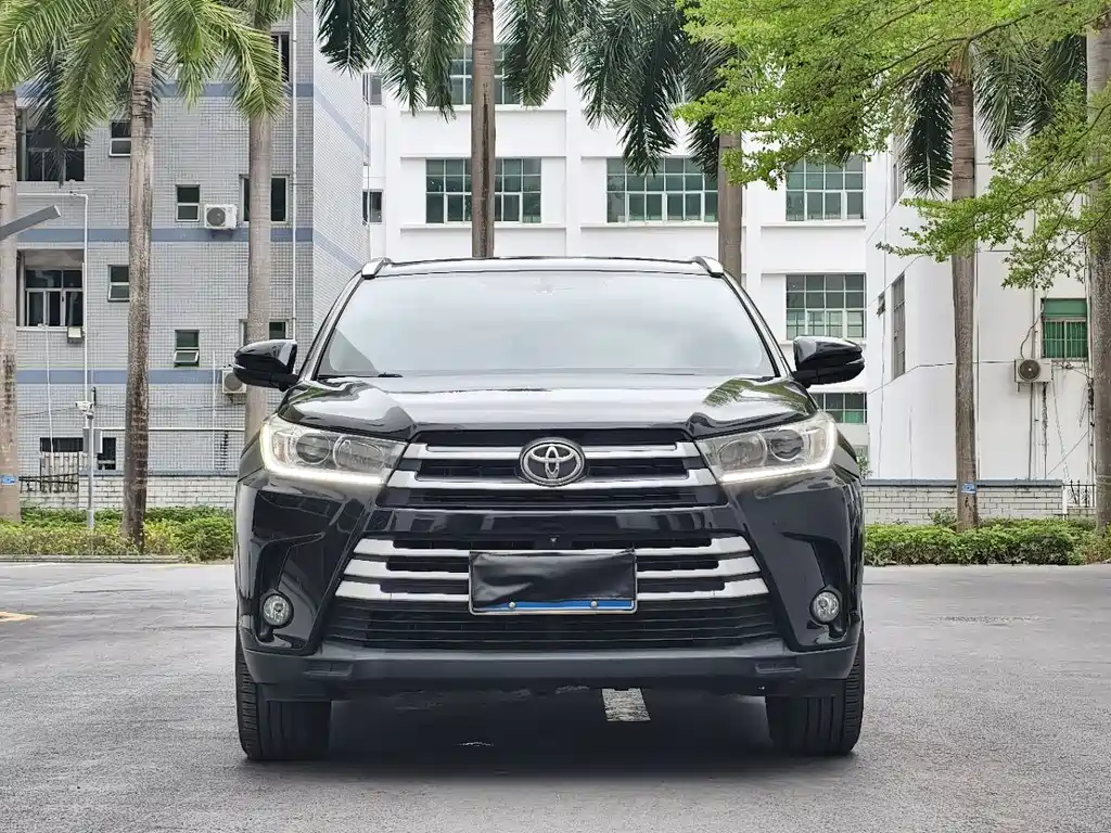 TOYOTA HIGHLANDER