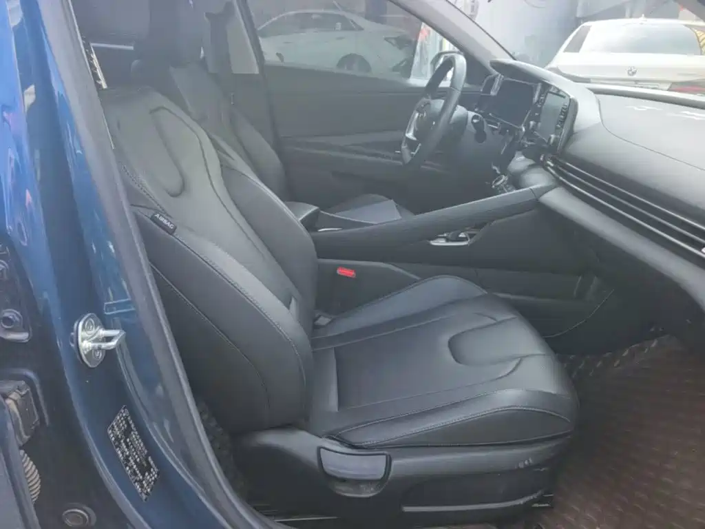 Hyundai Elantra — миниатюра 25