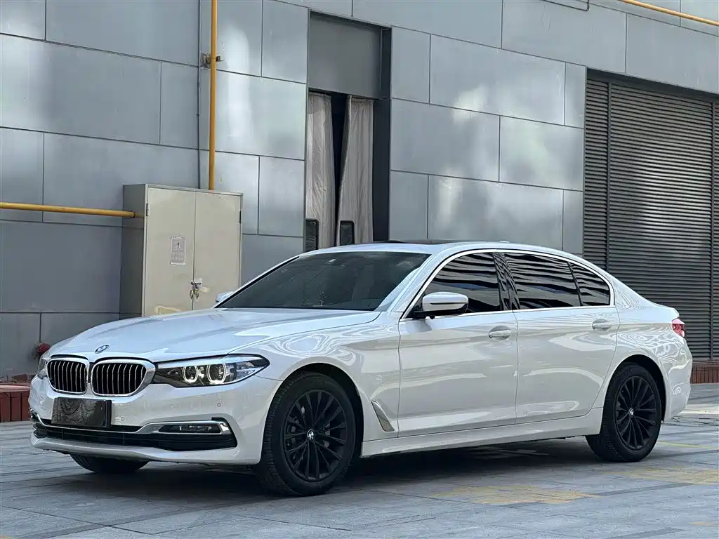 BMW 5 SERIES