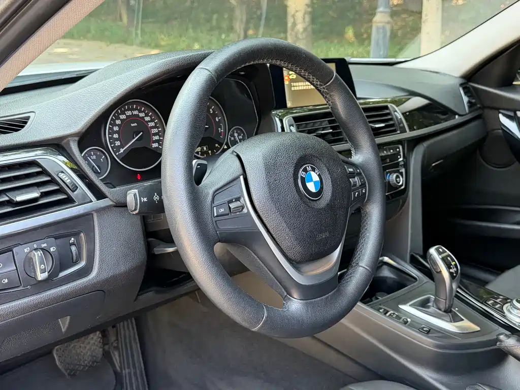 BMW 3 Series — миниатюра 7