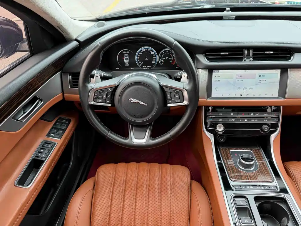 Jaguar XFL — миниатюра 12