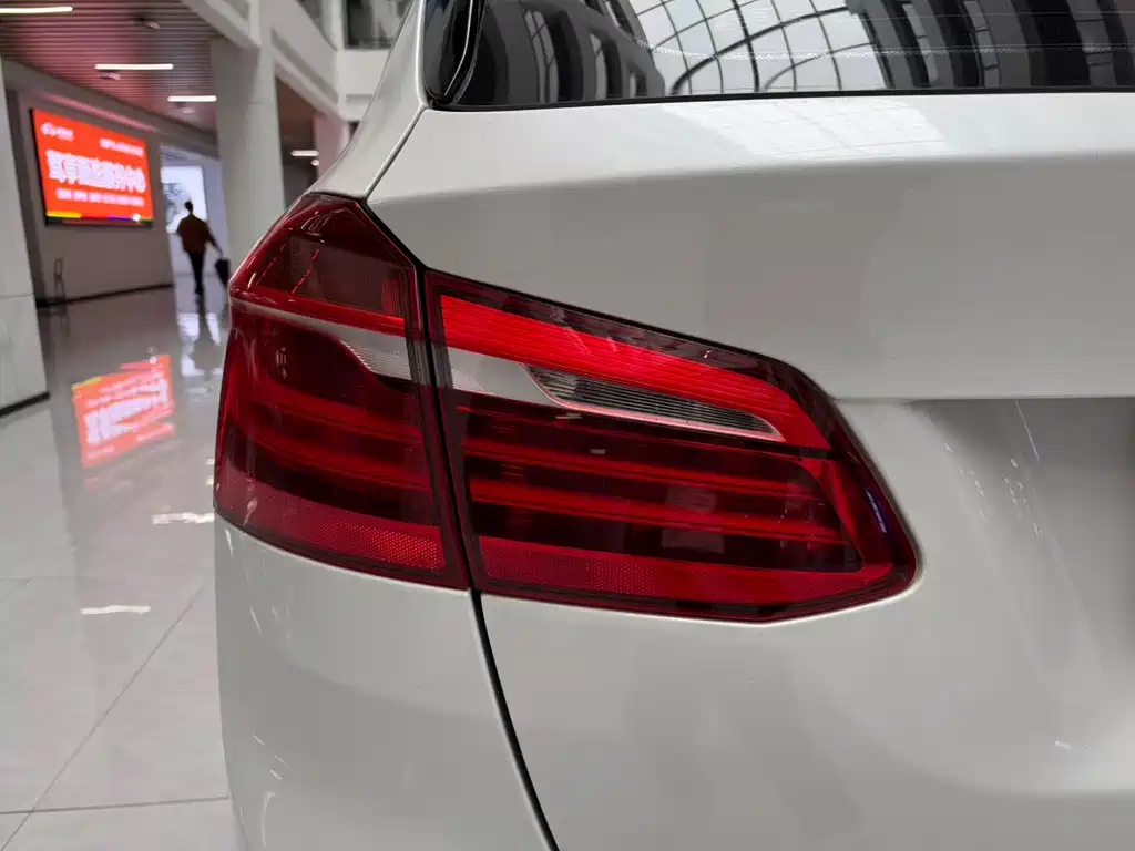 BMW 2 Series Active Tourer — миниатюра 22