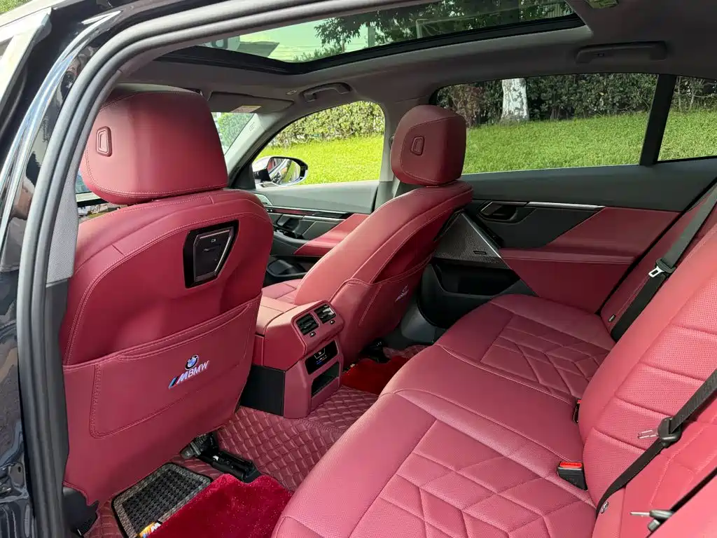 BMW 5 Series — миниатюра 11