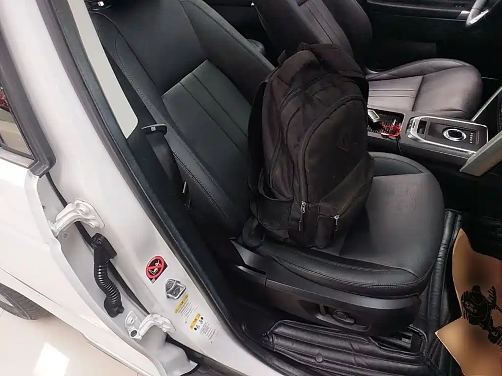 Land Rover Discovery Sport — миниатюра 25