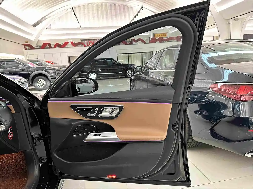 Mercedes-Benz E-Class — миниатюра 33