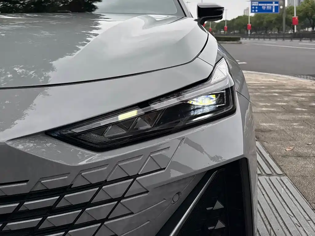 Changan UNI-V — миниатюра 9