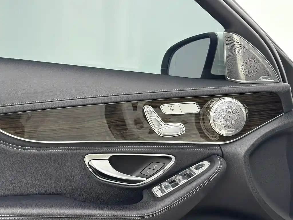 Mercedes-Benz C-Class — миниатюра 16