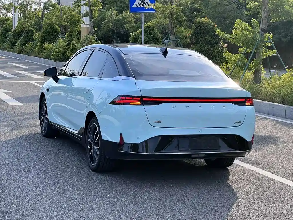 XPeng P5 — миниатюра 9