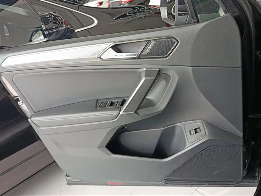 VOLKSWAGEN TIGUAN L NEW ENERGY