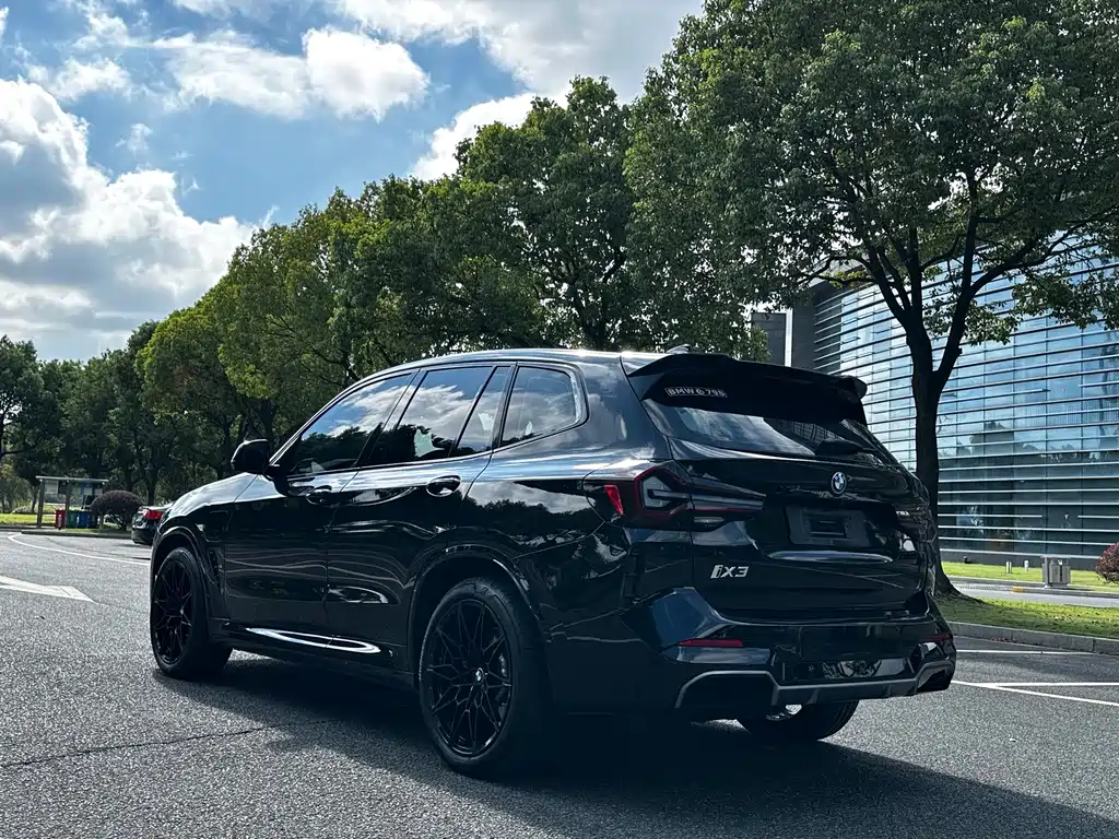 BMW iX3 — миниатюра 6
