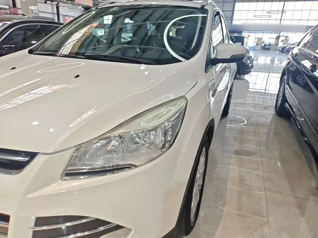 Ford Kuga — миниатюра 24