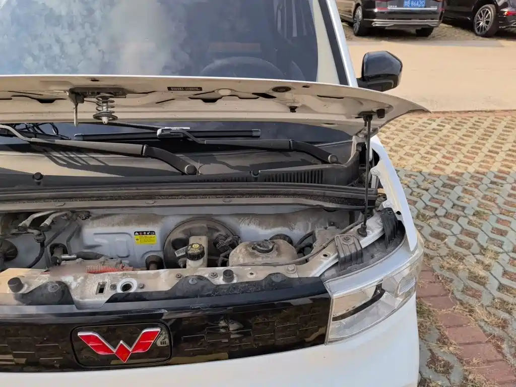 Wuling MINIEV — миниатюра 20