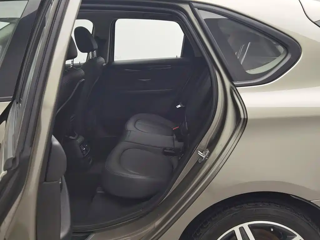 BMW 2 Series Active Tourer — миниатюра 15
