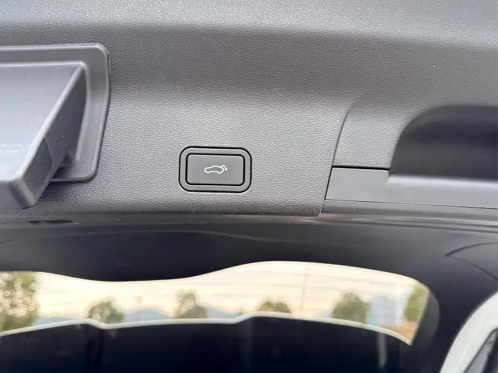 GEELY AUTOMOBILE BOYUE