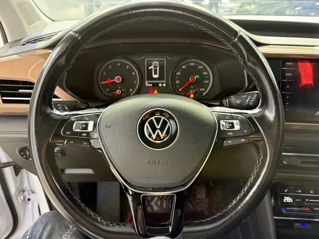 VOLKSWAGEN TUYUE