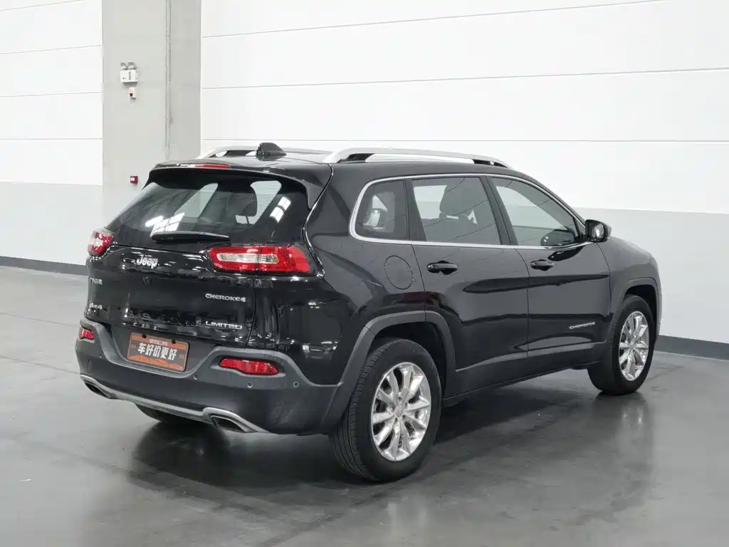 Jeep Cherokee — миниатюра 2