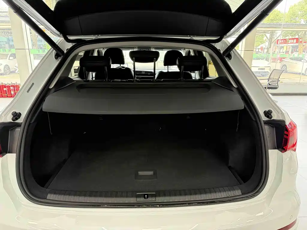 Audi Q3 — миниатюра 12