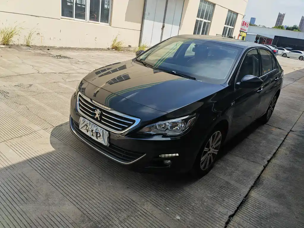 PEUGEOT 408