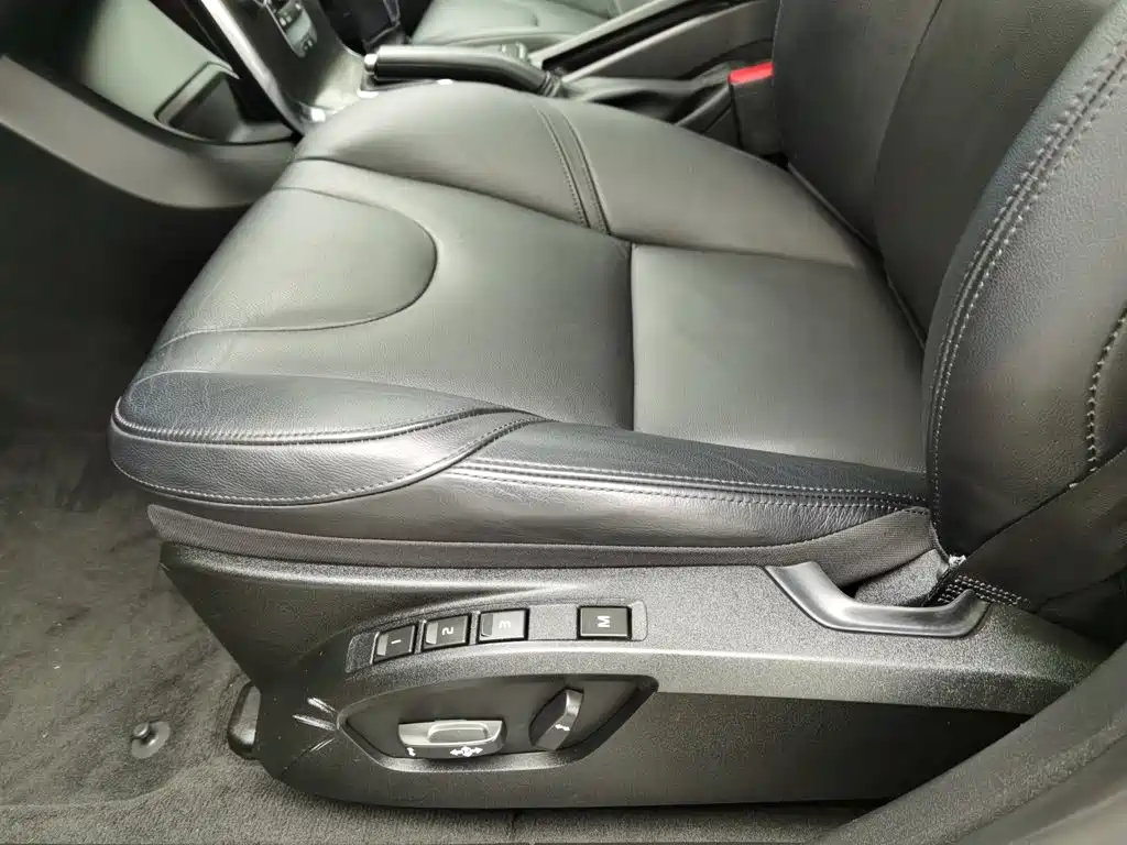 Volvo V40 — миниатюра 20