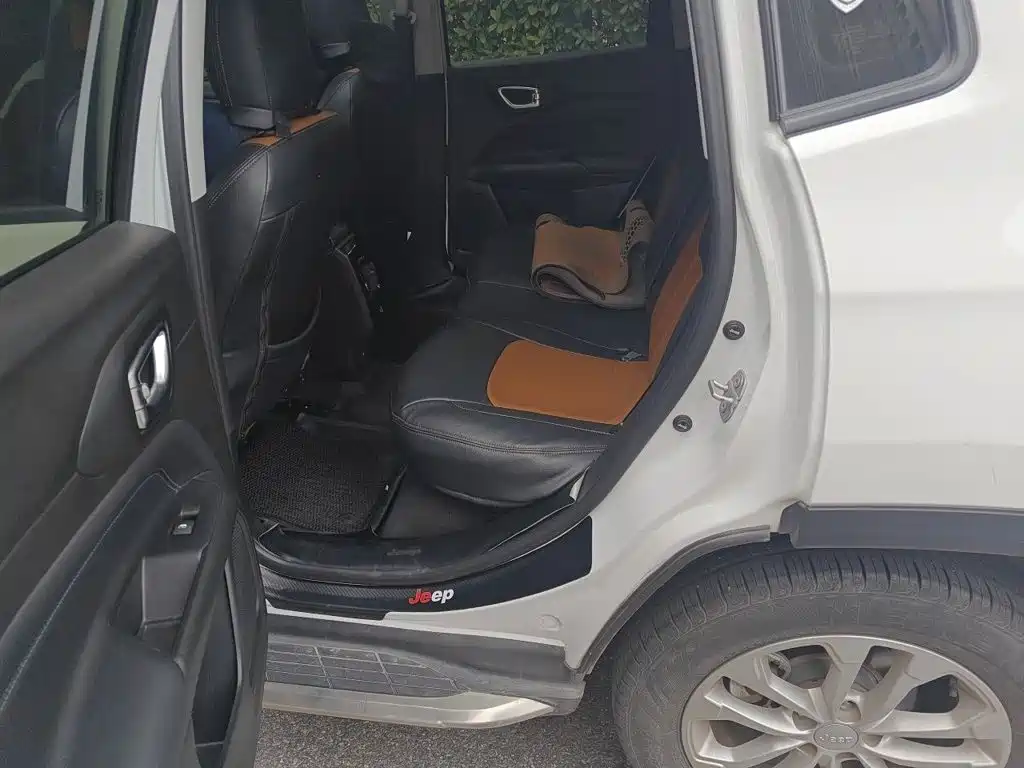 Jeep Compass — миниатюра 13