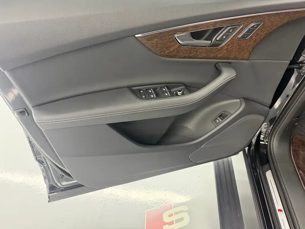 Audi Q7 — миниатюра 14