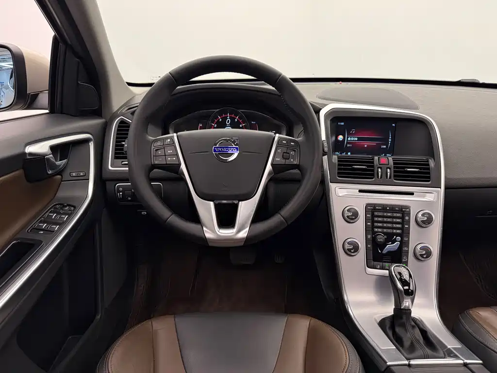 Volvo XC60 — миниатюра 10