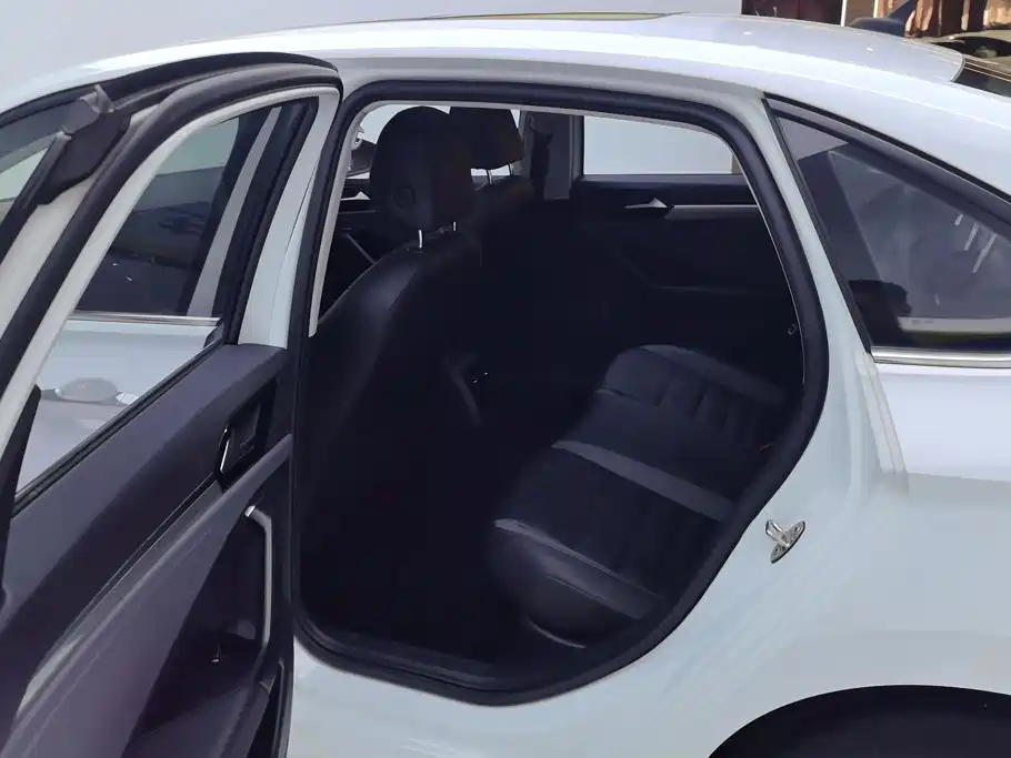 Volkswagen Sagitar — миниатюра 11