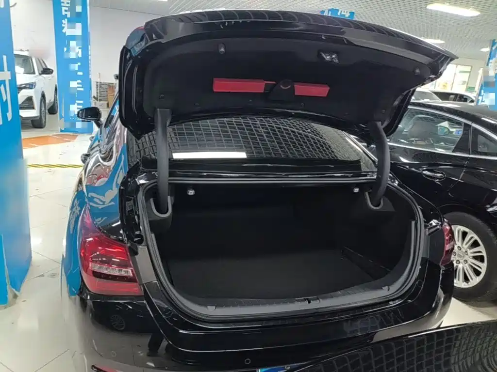 Hongqi Hongqi H5 — миниатюра 19