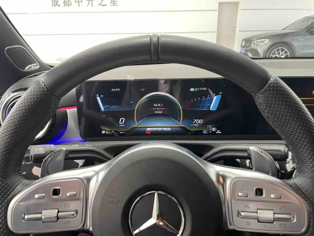 MERCEDES-BENZ CLA AMG