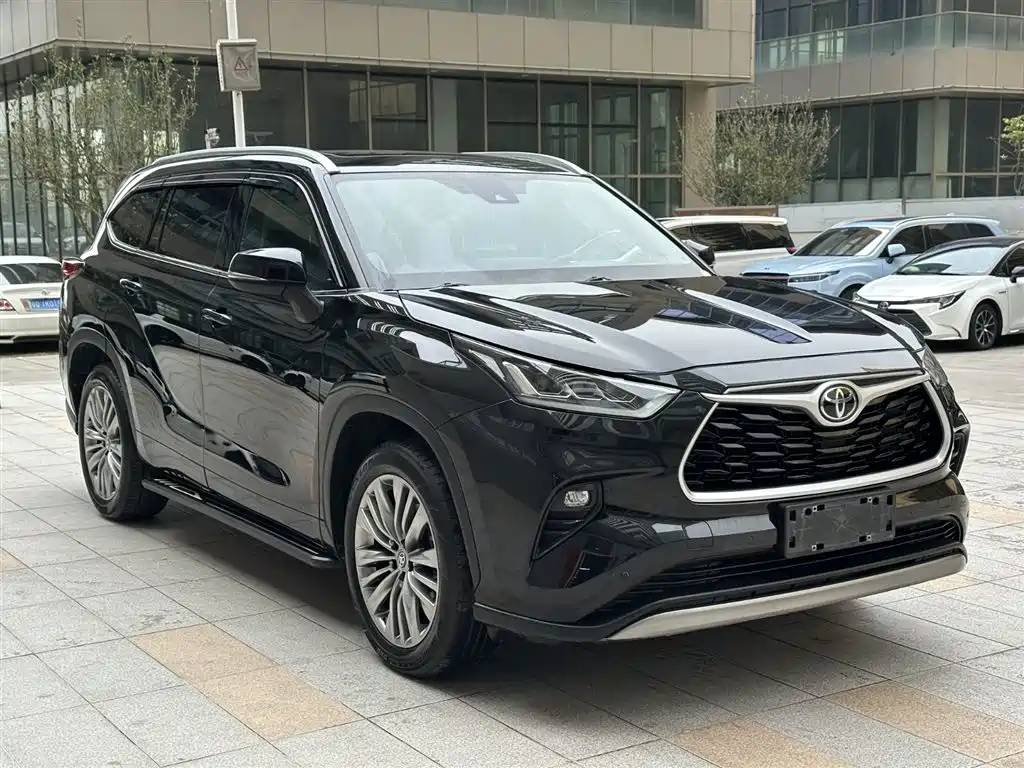 TOYOTA HIGHLANDER