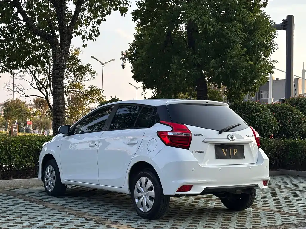 Toyota Yaris L — миниатюра 13