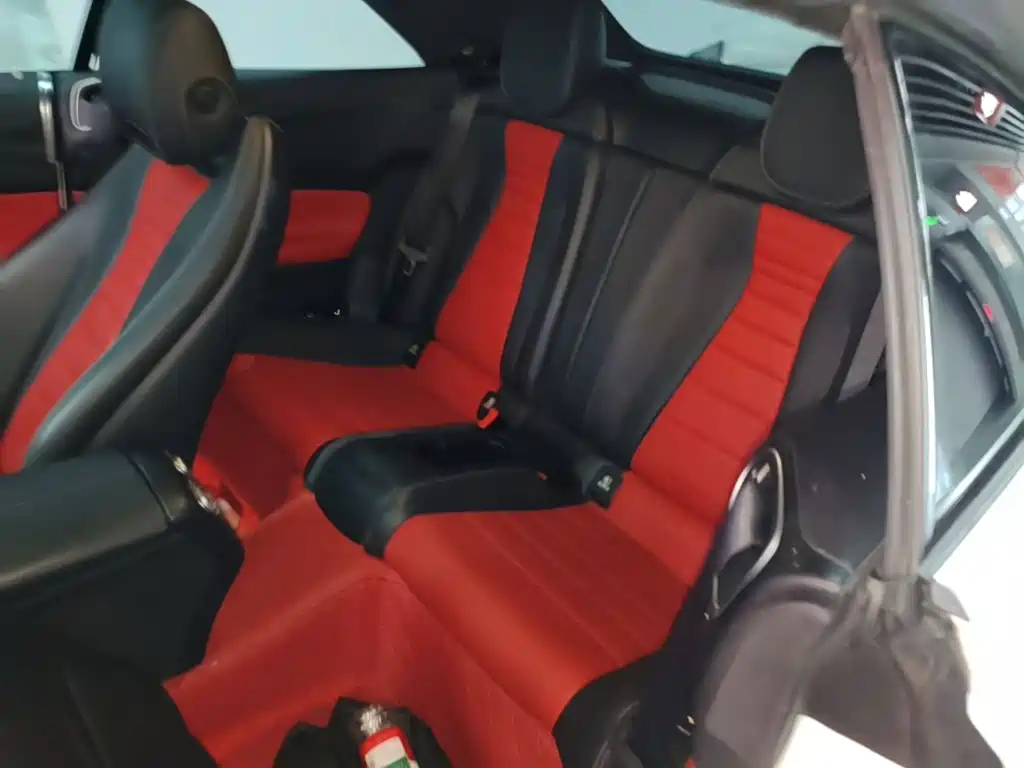Mercedes-Benz E-Class (Import) — миниатюра 17