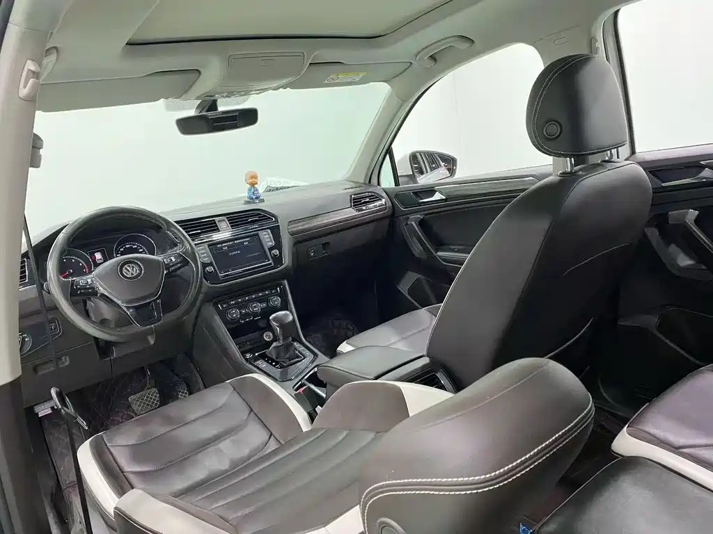 Volkswagen Tiguan L — миниатюра 6